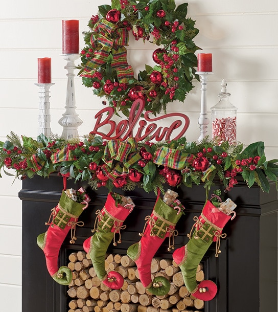 BLOG_christmas-mantle-stocking-wreath - Grandin Road Blog